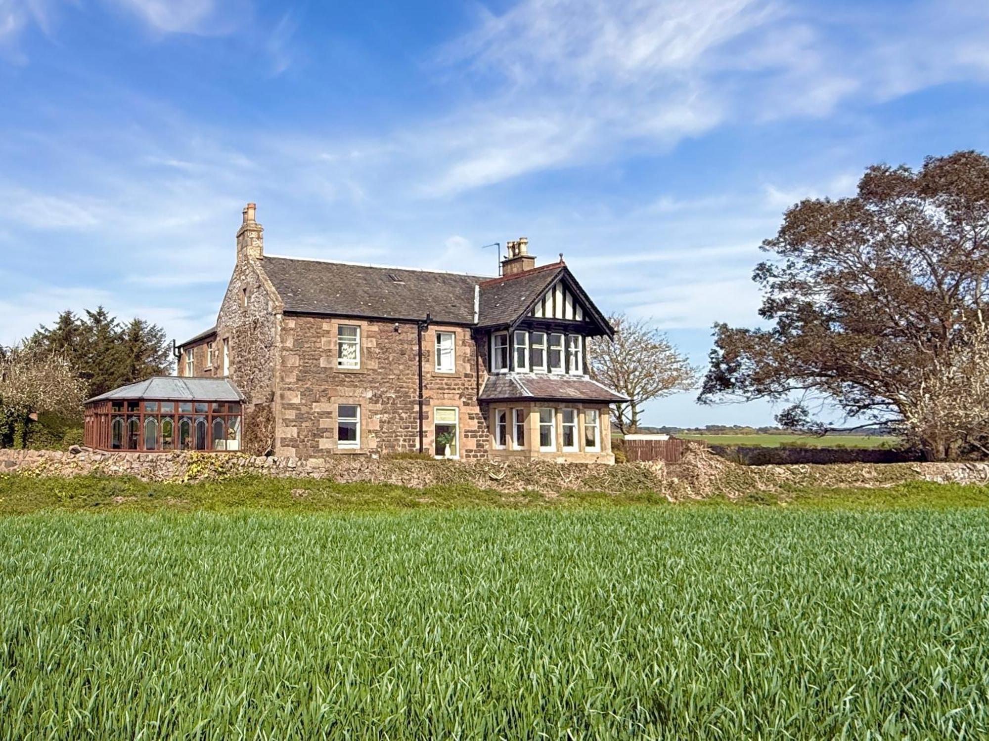 Vicarsford Farmhouse With Hot Tub 卢赫斯 外观 照片